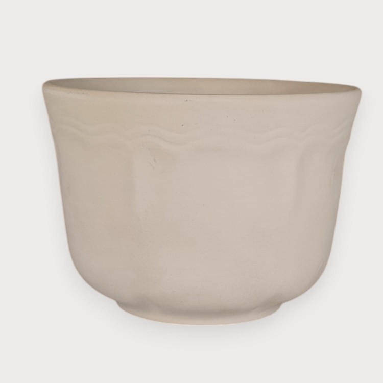 Kubek ceramiczny biskwitowy bez ucha 680 ml z wzorem fali – surowa forma do malowania i szkliwienia